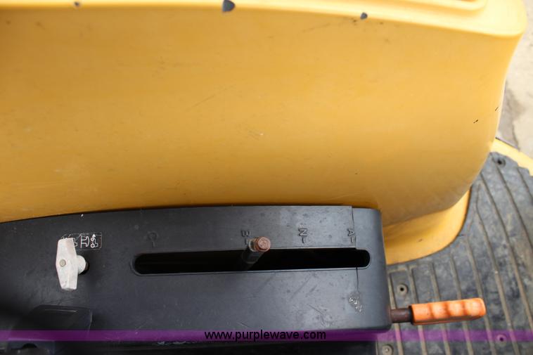 image for item J5936 2002 John Deere 110 backhoe