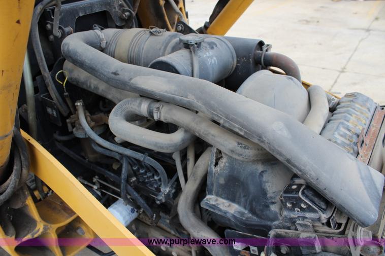 image for item J5936 2002 John Deere 110 backhoe