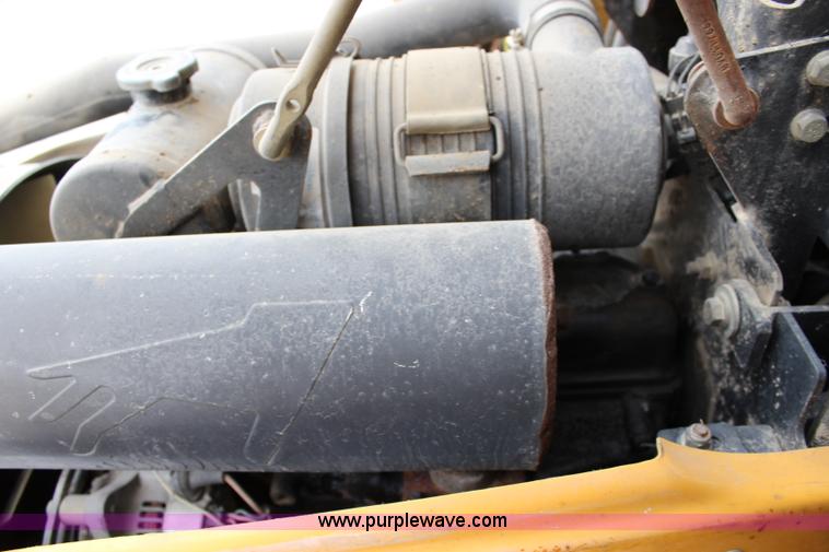 image for item J5936 2002 John Deere 110 backhoe