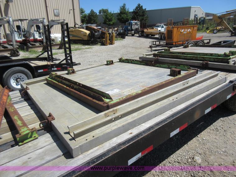 image for item J8640 (2) trench boxes