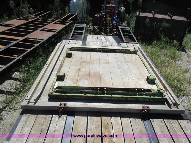 image for item J8640 (2) trench boxes