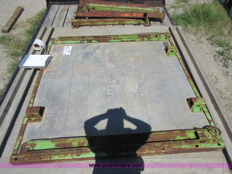 image for item J8640 (2) trench boxes