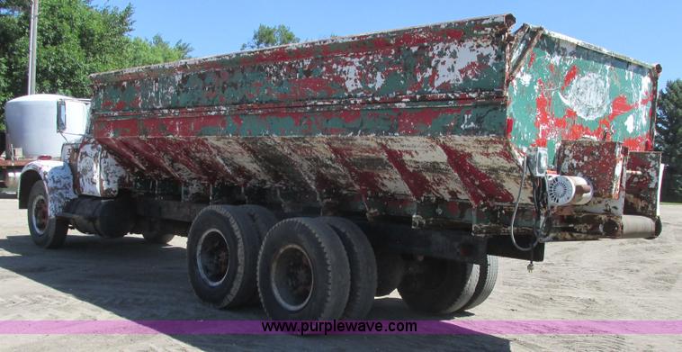 image for item A8833 1958 International 190 truck with live bottom bed