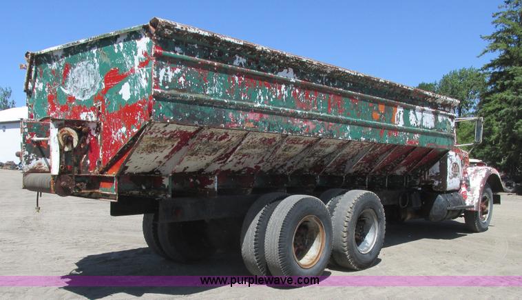 image for item A8833 1958 International 190 truck with live bottom bed