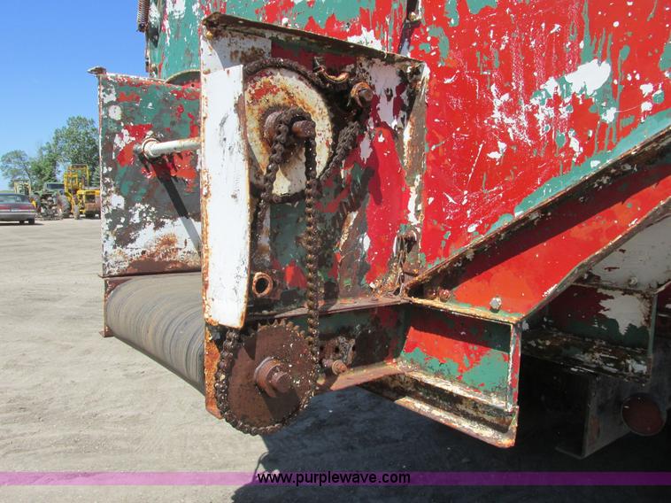 image for item A8833 1958 International 190 truck with live bottom bed