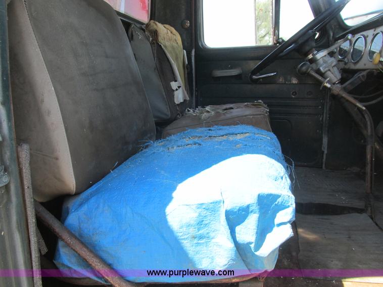 image for item A8833 1958 International 190 truck with live bottom bed