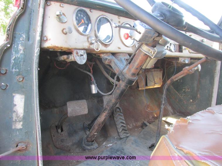 image for item A8833 1958 International 190 truck with live bottom bed