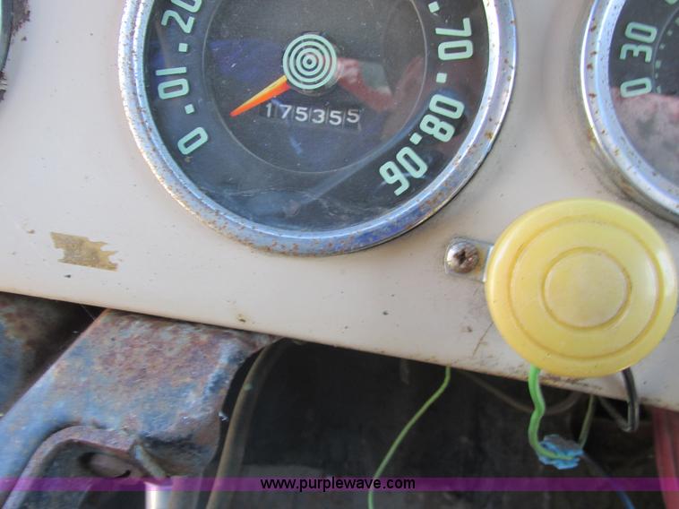 image for item A8833 1958 International 190 truck with live bottom bed