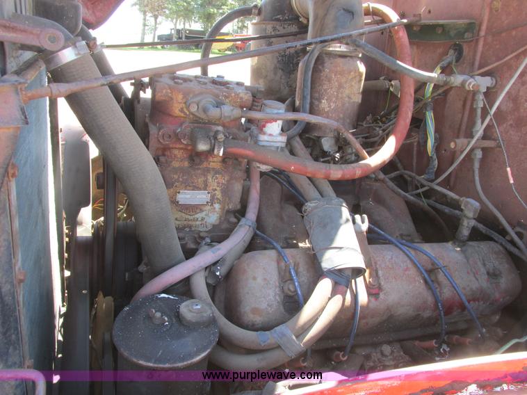 image for item A8833 1958 International 190 truck with live bottom bed