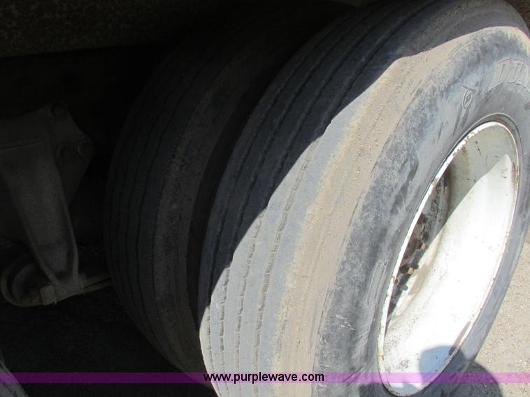 image for item A8836 1991 Freightliner FLD112 truck with live bottom bed