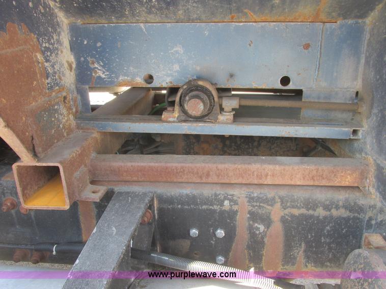 image for item A8836 1991 Freightliner FLD112 truck with live bottom bed