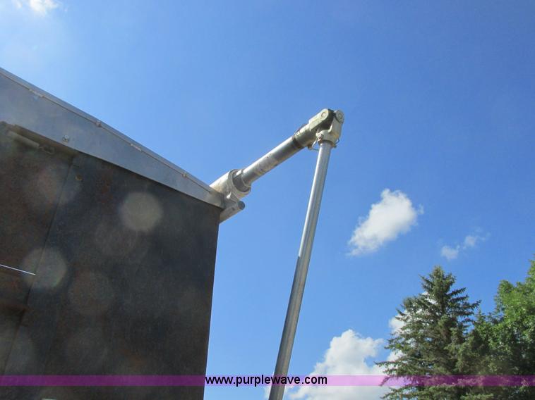 image for item A8836 1991 Freightliner FLD112 truck with live bottom bed