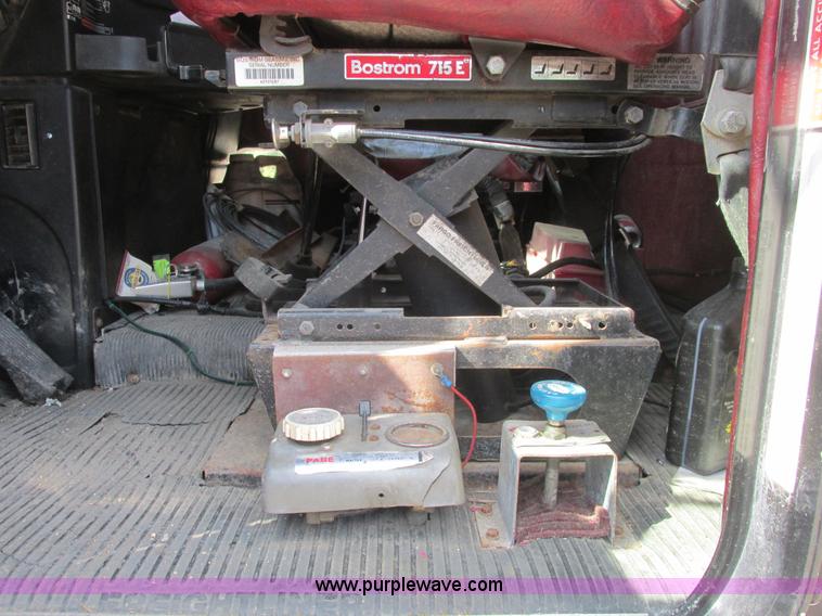 image for item A8836 1991 Freightliner FLD112 truck with live bottom bed