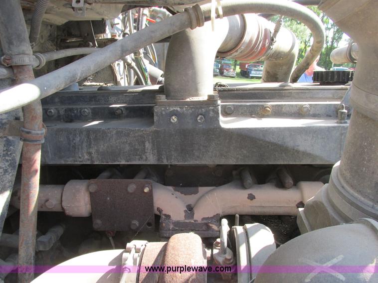 image for item A8836 1991 Freightliner FLD112 truck with live bottom bed