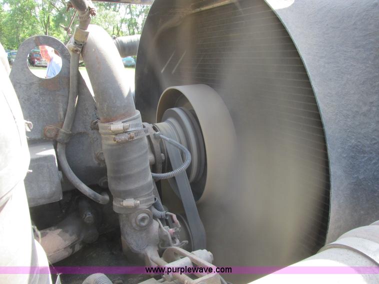 image for item A8836 1991 Freightliner FLD112 truck with live bottom bed