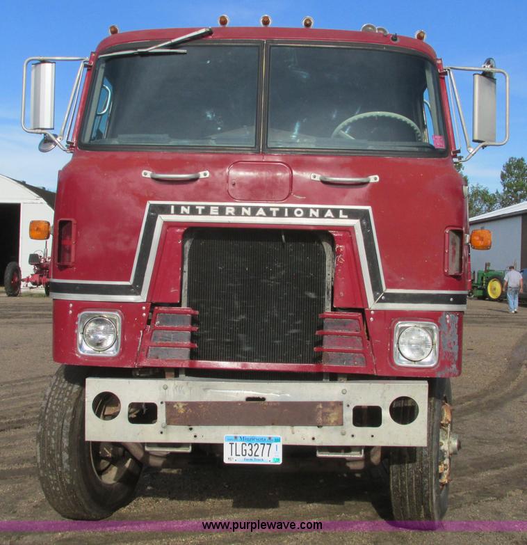 image for item A8837 1978 International Transtar II grain truck