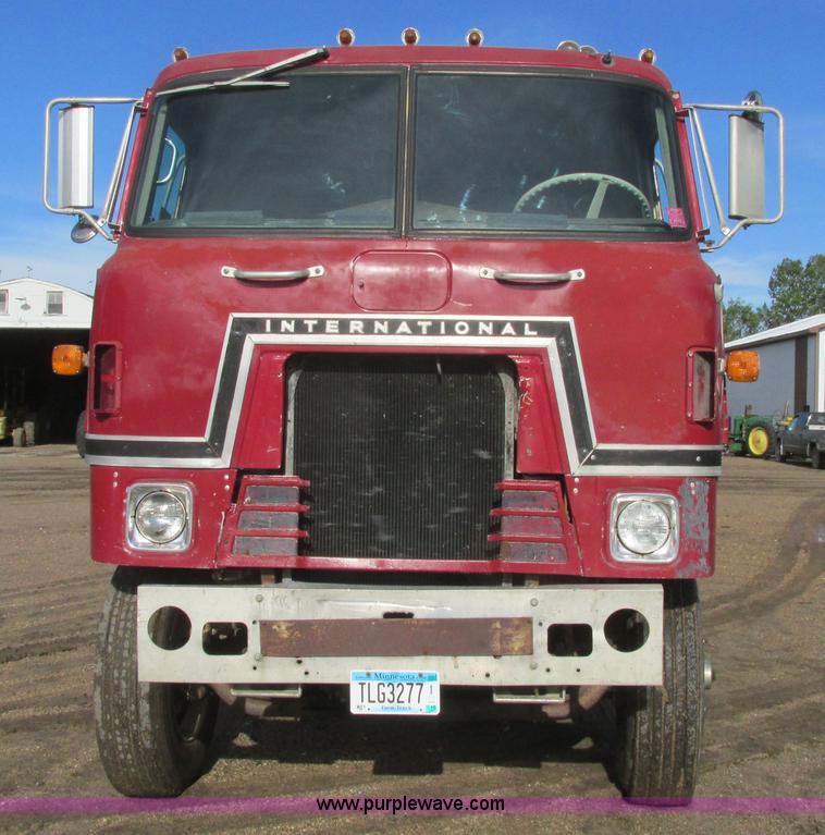 image for item A8837 1978 International Transtar II grain truck
