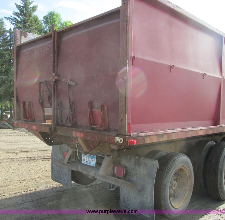 image for item A8837 1978 International Transtar II grain truck