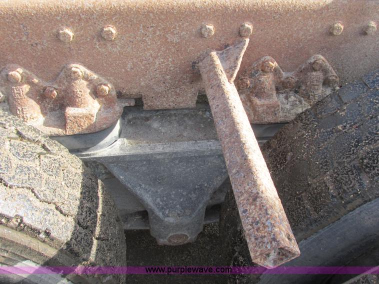 image for item A8837 1978 International Transtar II grain truck