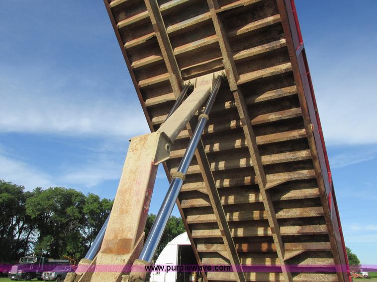 image for item A8837 1978 International Transtar II grain truck