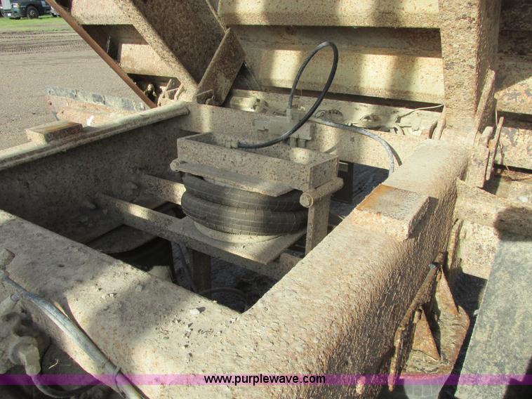 image for item A8837 1978 International Transtar II grain truck