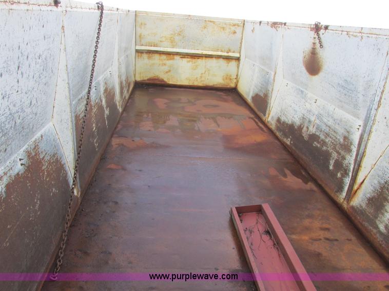 image for item A8837 1978 International Transtar II grain truck