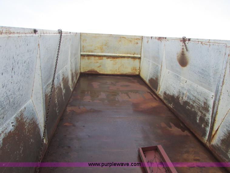 image for item A8837 1978 International Transtar II grain truck