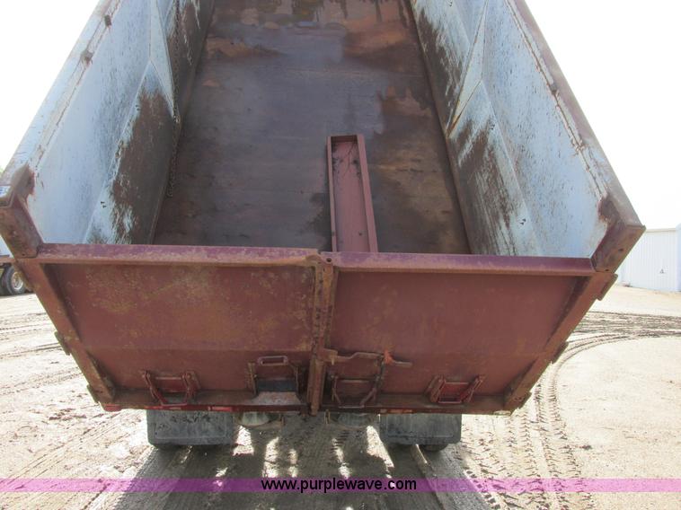 image for item A8837 1978 International Transtar II grain truck