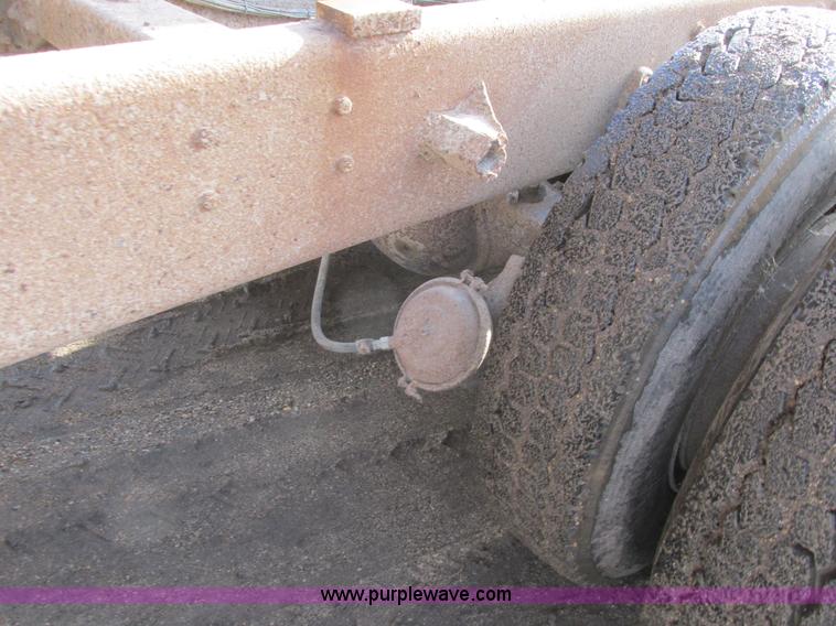 image for item A8837 1978 International Transtar II grain truck