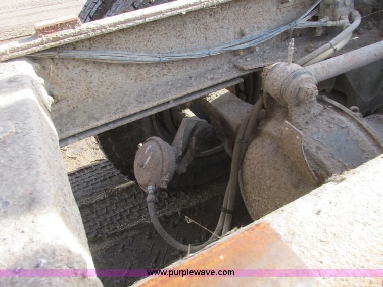 image for item A8837 1978 International Transtar II grain truck