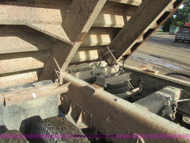 image for item A8837 1978 International Transtar II grain truck