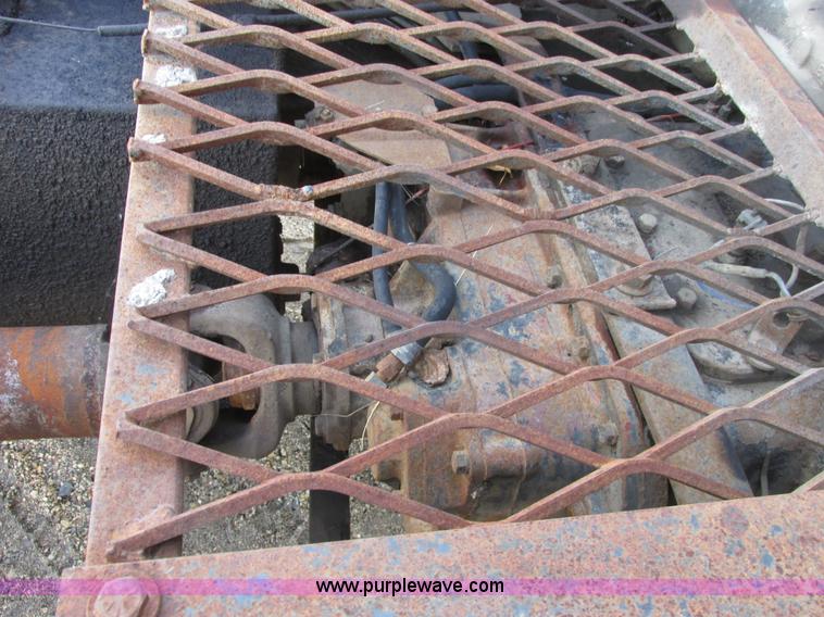 image for item A8837 1978 International Transtar II grain truck