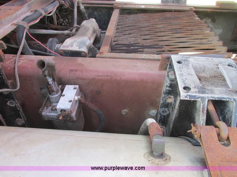 image for item A8837 1978 International Transtar II grain truck