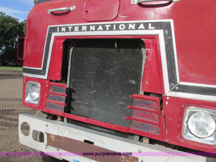 image for item A8837 1978 International Transtar II grain truck