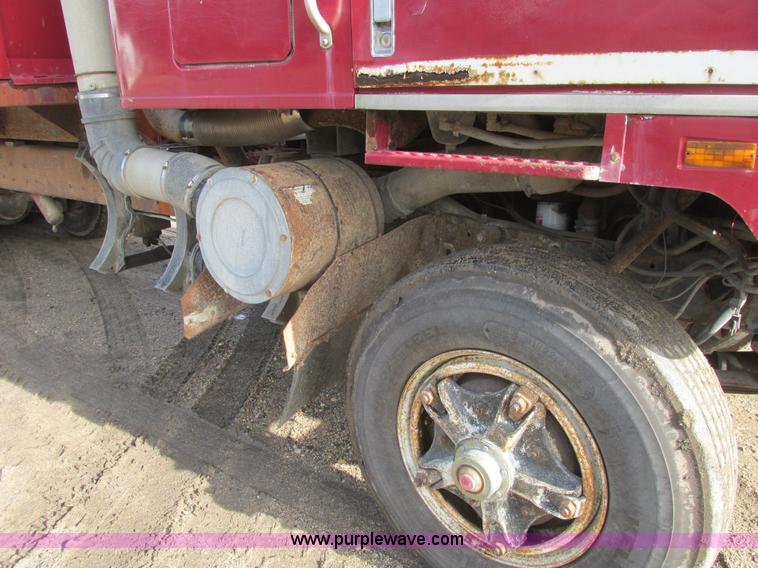 image for item A8837 1978 International Transtar II grain truck