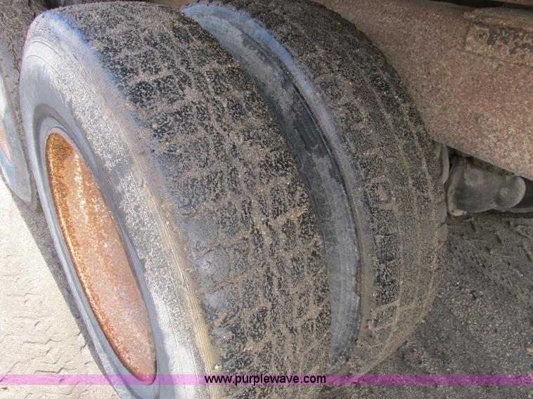 image for item A8837 1978 International Transtar II grain truck