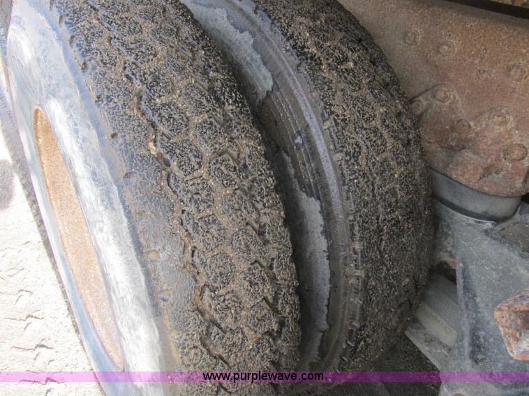 image for item A8837 1978 International Transtar II grain truck