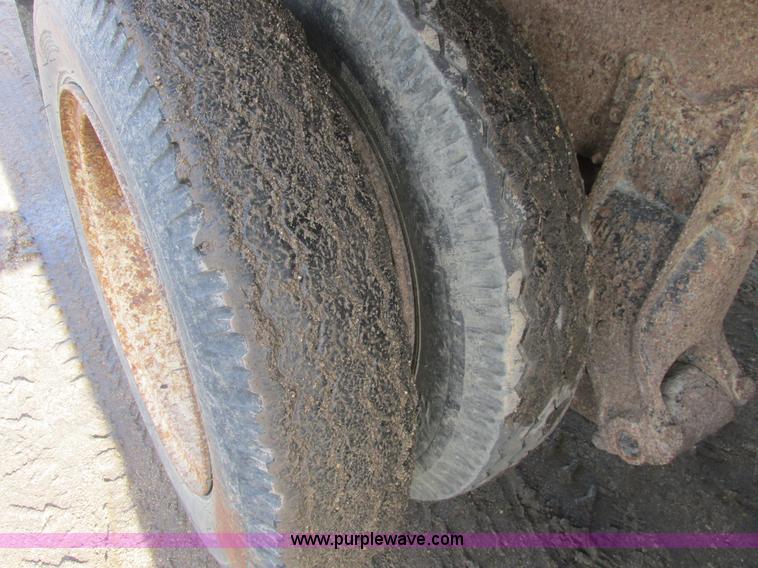 image for item A8837 1978 International Transtar II grain truck