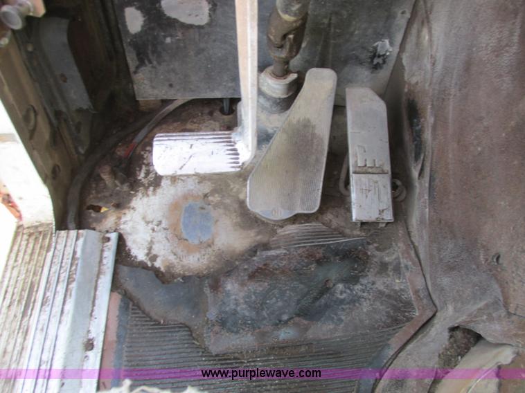 image for item A8837 1978 International Transtar II grain truck