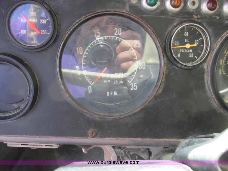 image for item A8837 1978 International Transtar II grain truck