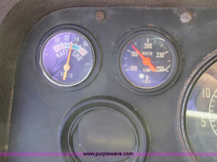 image for item A8837 1978 International Transtar II grain truck