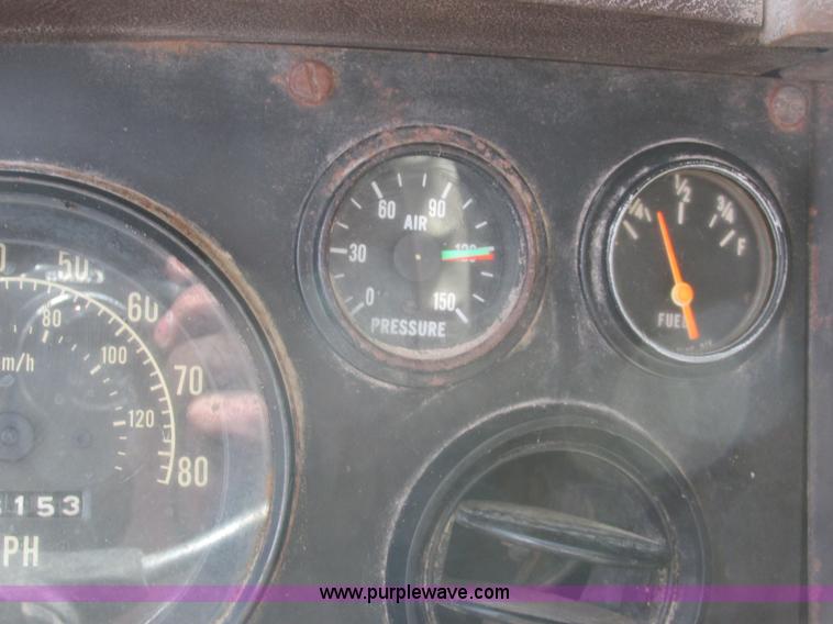 image for item A8837 1978 International Transtar II grain truck