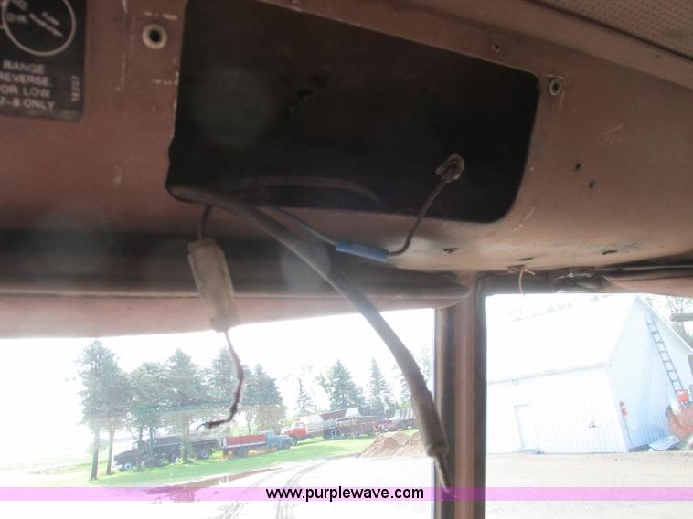 image for item A8837 1978 International Transtar II grain truck