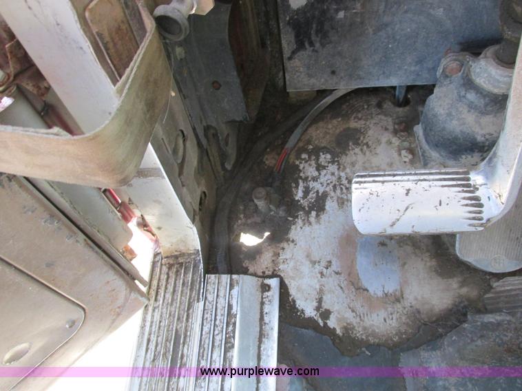 image for item A8837 1978 International Transtar II grain truck