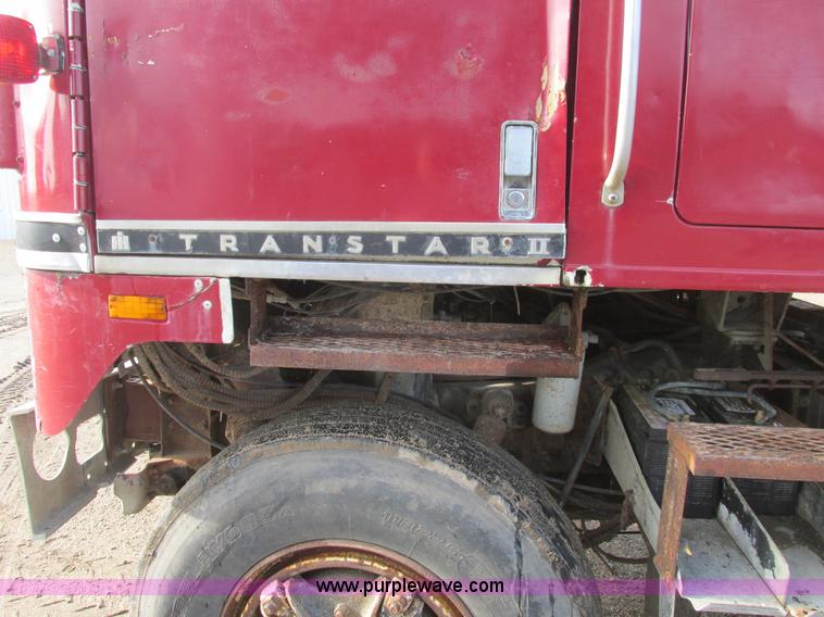 image for item A8837 1978 International Transtar II grain truck