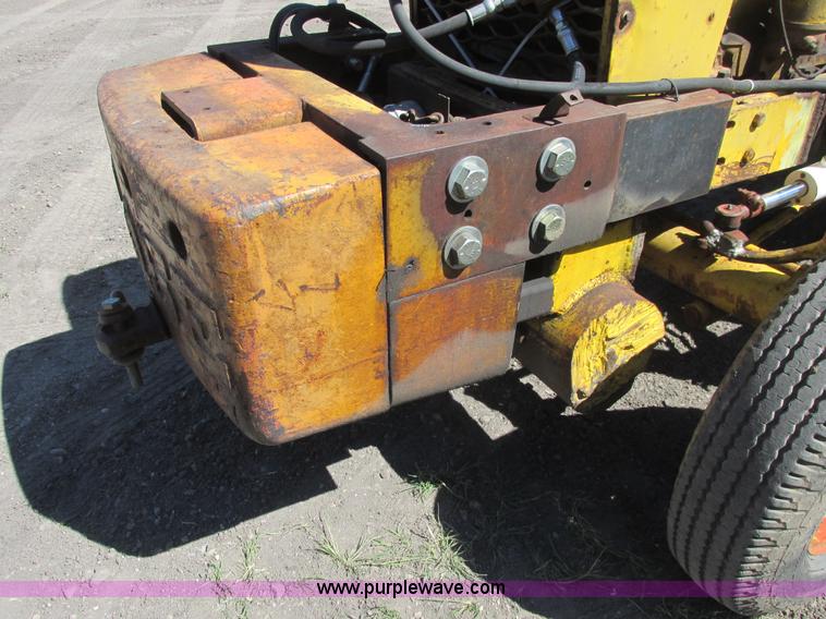 image for item A8846 International 560 tractor mounted forklift