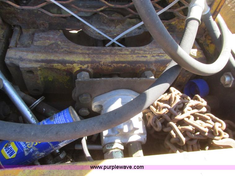 image for item A8846 International 560 tractor mounted forklift