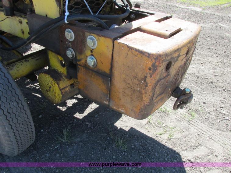 image for item A8846 International 560 tractor mounted forklift