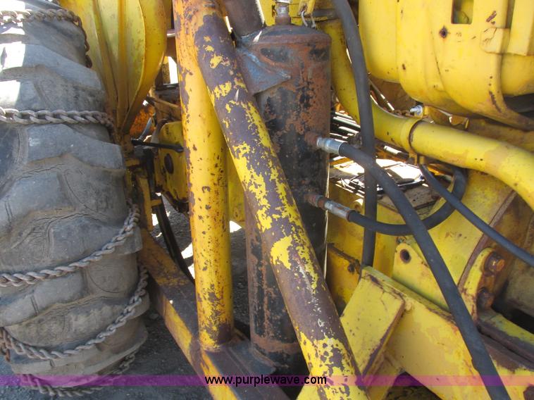 image for item A8846 International 560 tractor mounted forklift