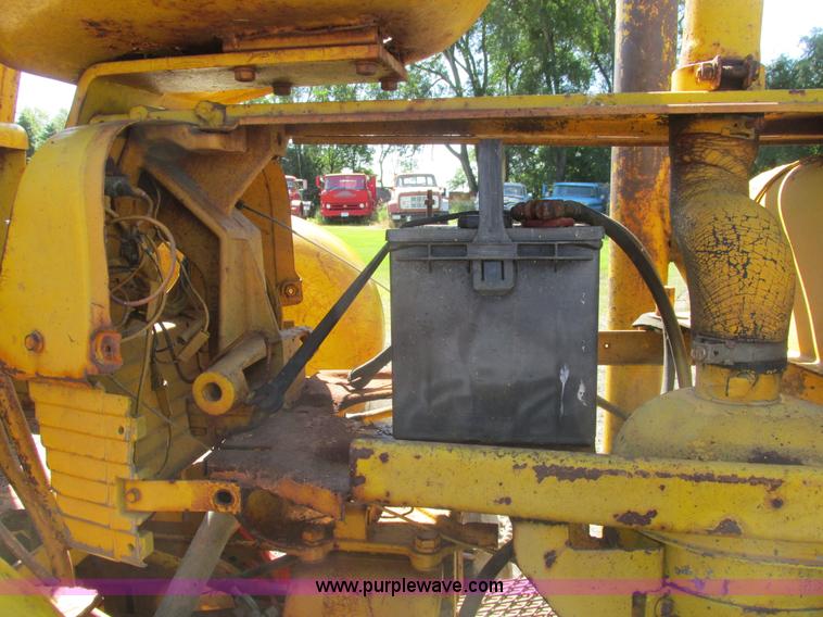 image for item A8846 International 560 tractor mounted forklift